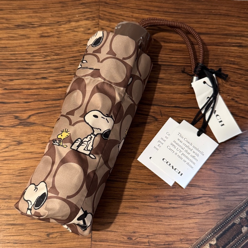 NWT Coach 2025 Snoopy Umbrella - Picture 3 of 9